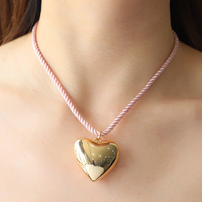 Large Glossy Three-dimensional Heart Necklace